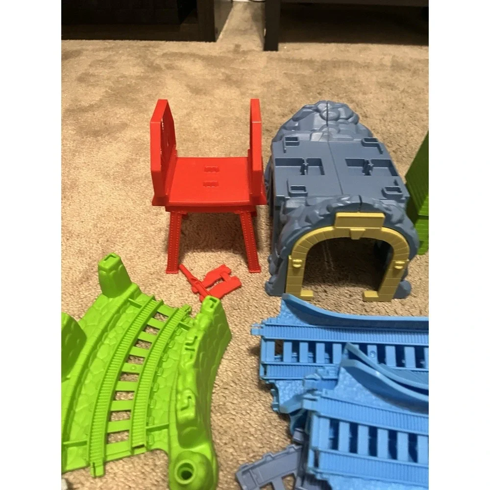 Thomas & Friends Track Master 6-in-1 Builder Set Motorized Percy Engine